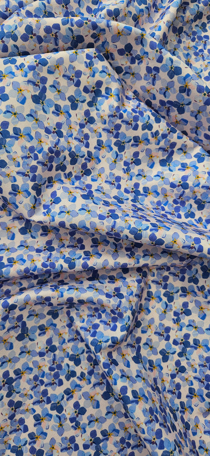Lewis & Irene Cotton Fabric - Flower Market Collection - Hydrangea Blue Floral
