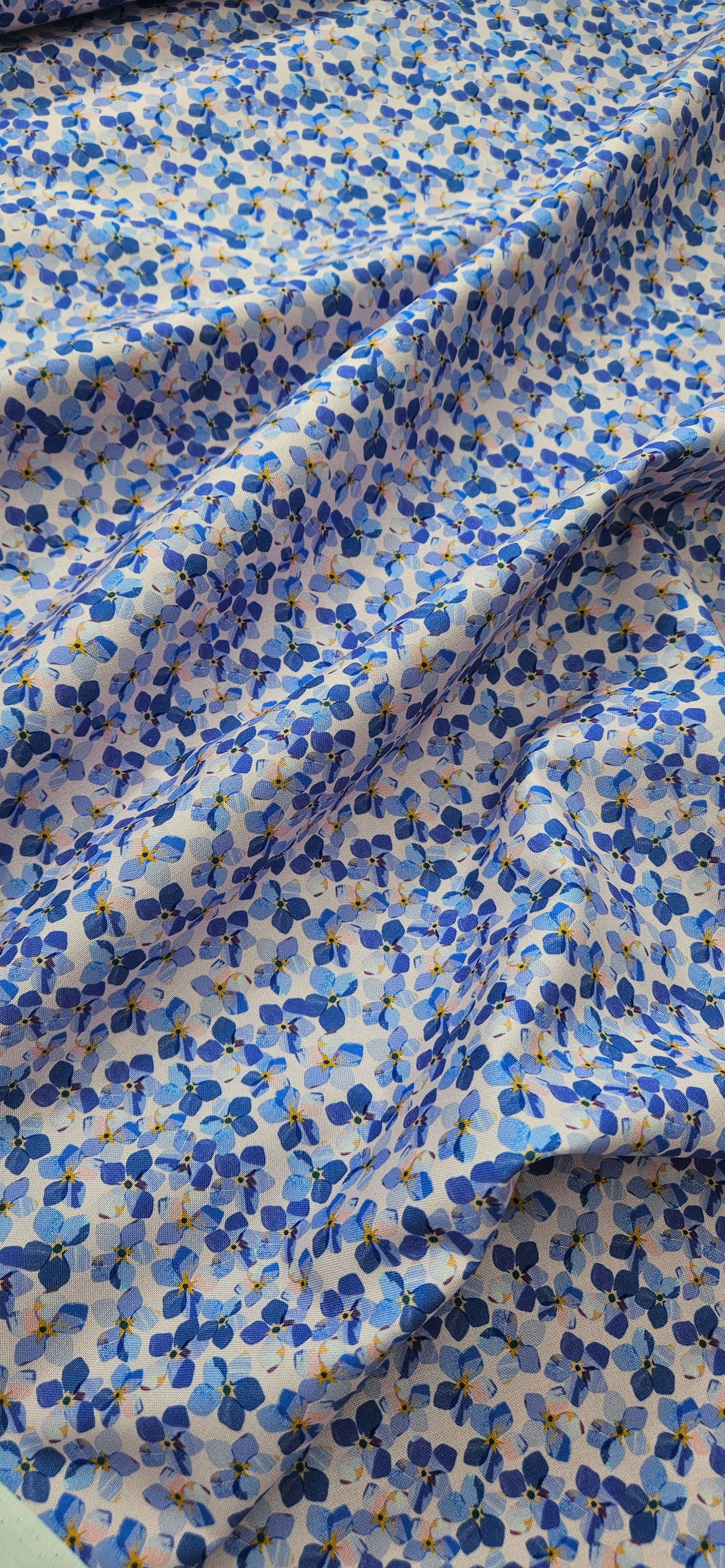 Lewis & Irene Cotton Fabric - Flower Market Collection - Hydrangea Blue Floral