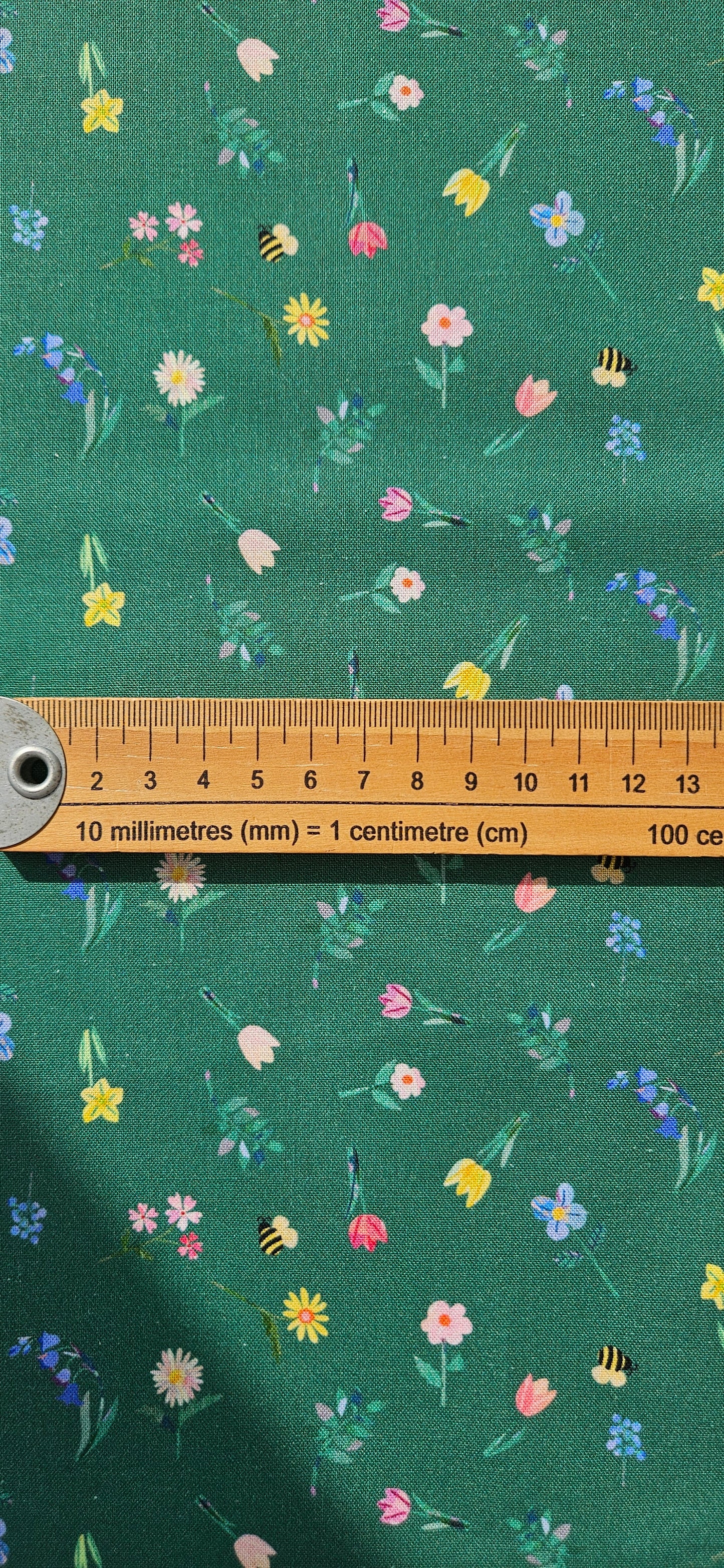 Lewis & Irene Cotton Fabric -Flower Market Collection – Posy Leaf