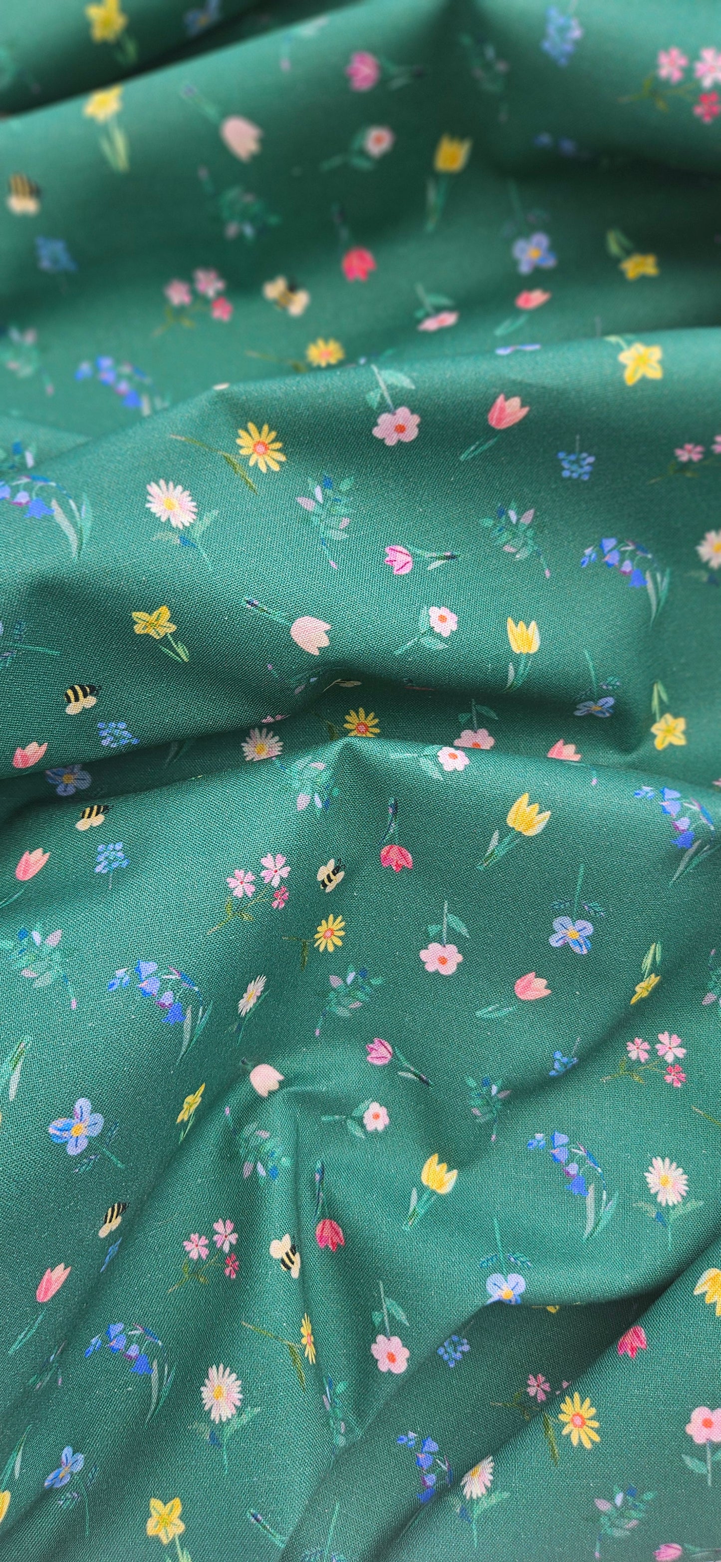 Lewis & Irene Cotton Fabric -Flower Market Collection – Posy Leaf