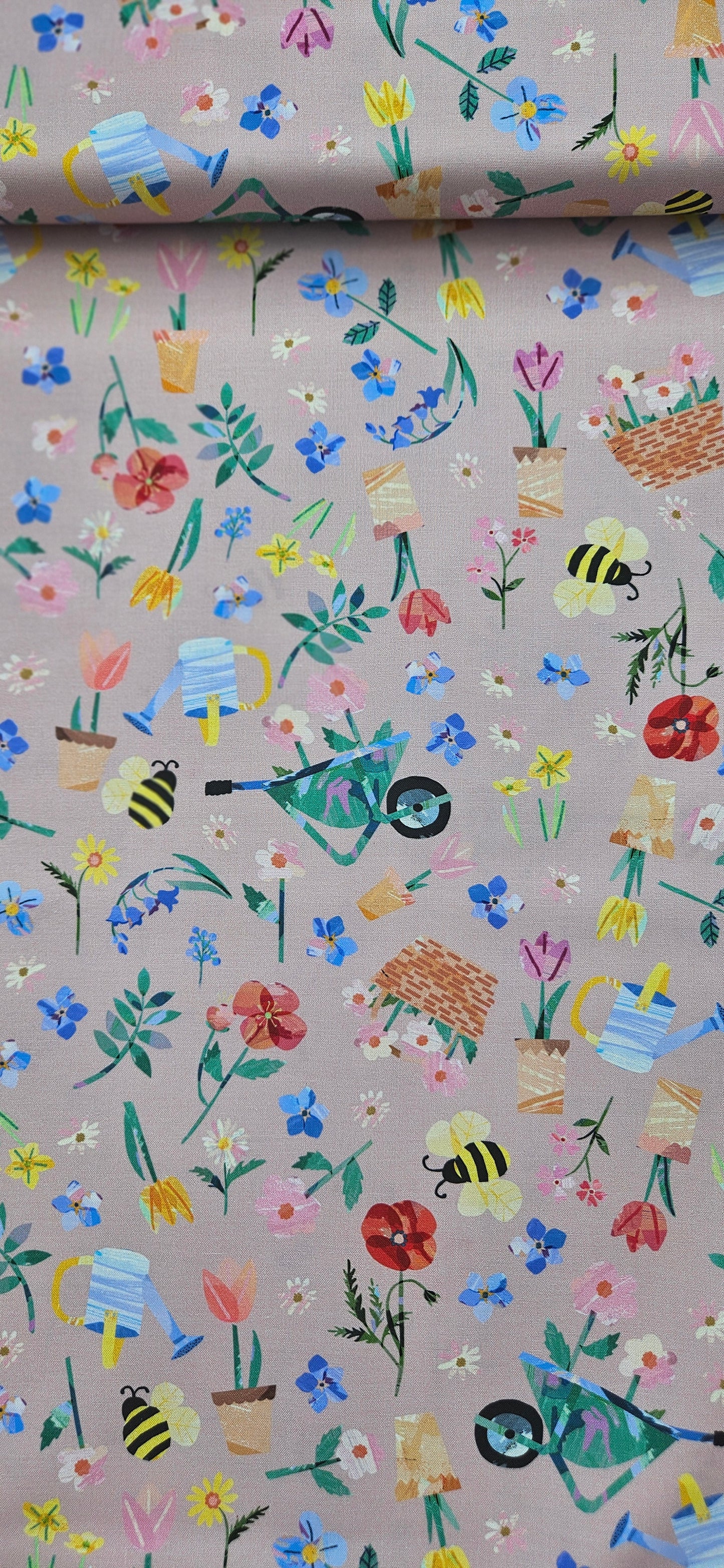 Lewis & Irene Cotton Fabric - Flower Market Collection Flower Market Blossom