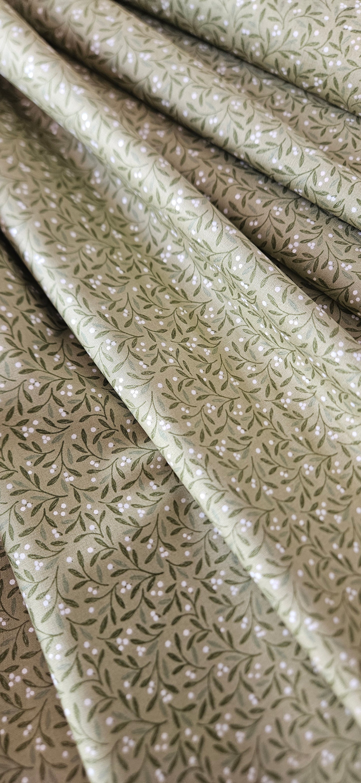 Lewis & Irene Winter's Garden – Mistletoe Charms Light Green (Pearlescent) Cotton Fabric | 100% Premium Quilting Cotton
