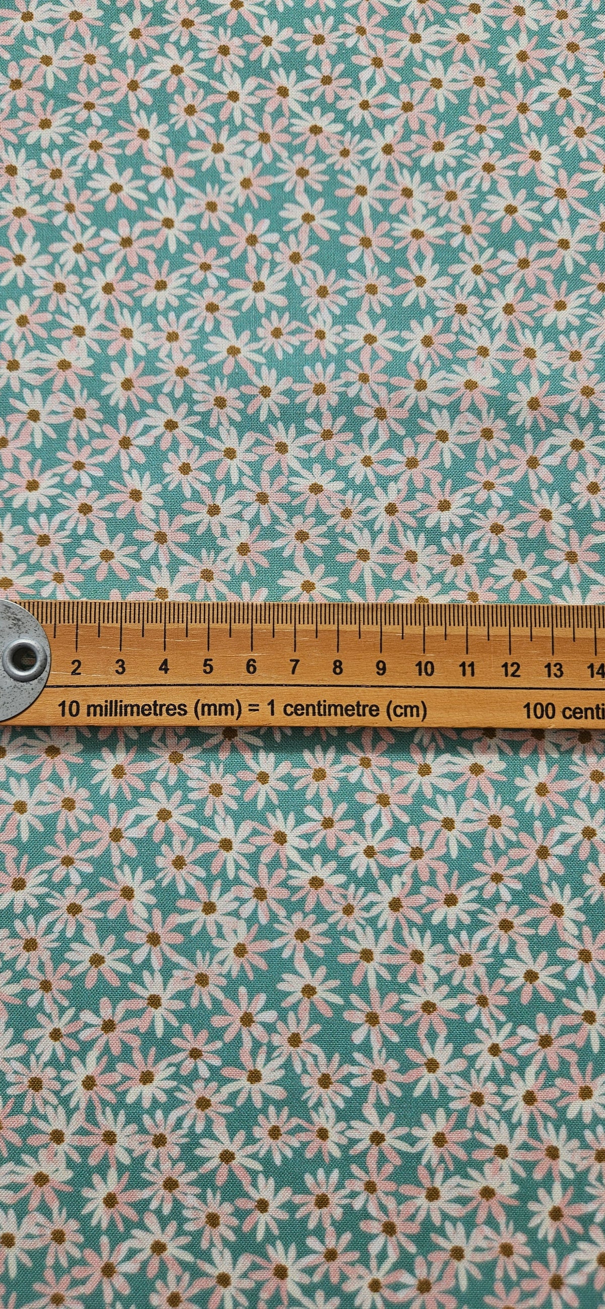 Lewis & Irene Cotton Fabric - Flower Market Collection - Daisy Chain Mint