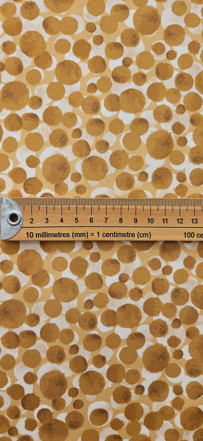 Lewis & Irene Bumbleberries Cream on Gold premium quilting cotton blender fabric in warm cream and golden tones.