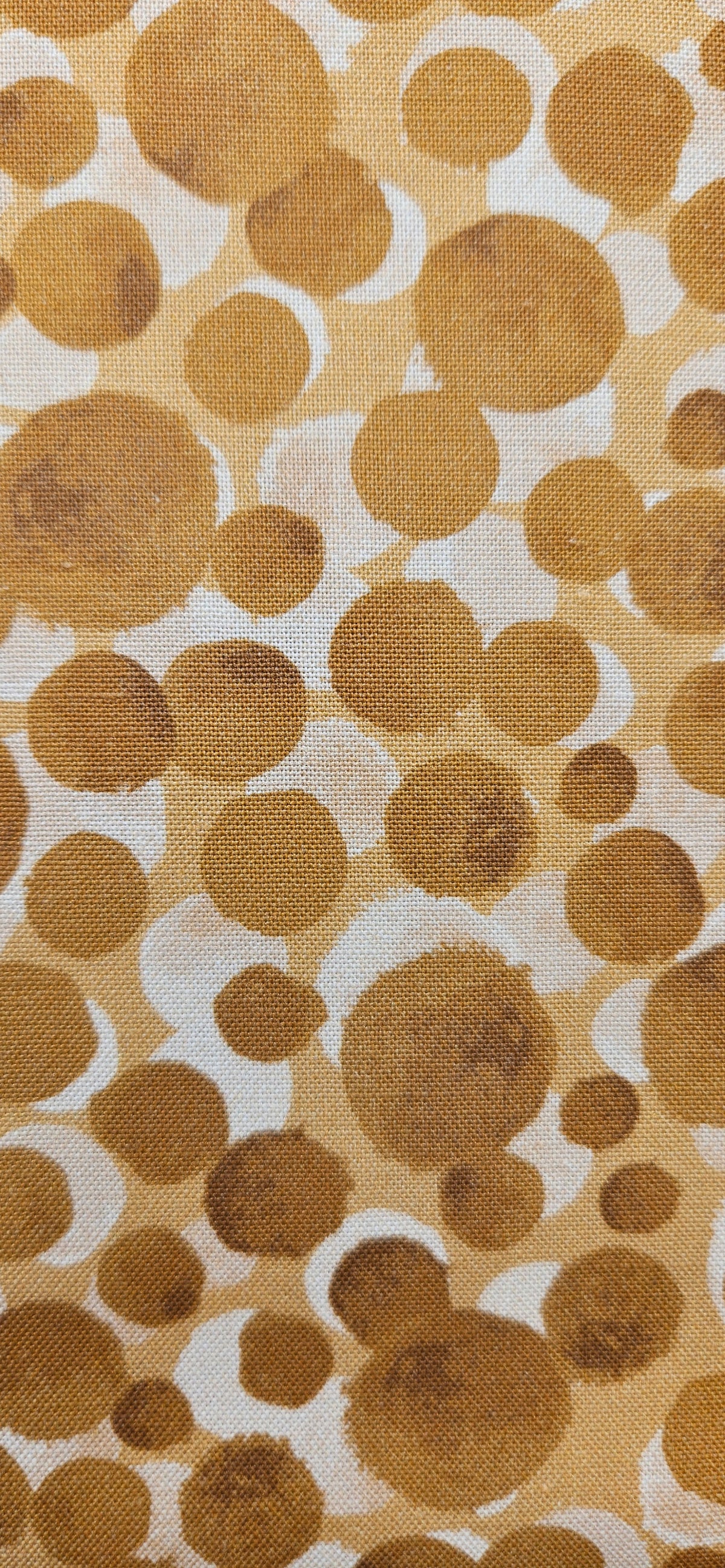 Lewis & Irene Bumbleberries Cream on Gold premium quilting cotton blender fabric in warm cream and golden tones.