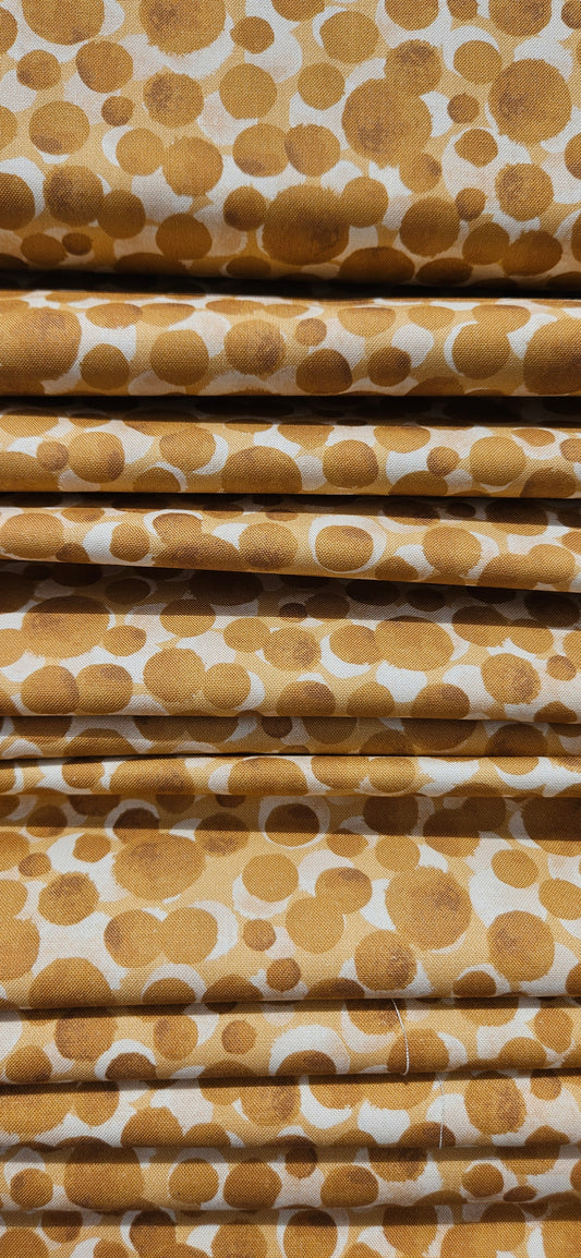 Lewis & Irene Bumbleberries Cream on Gold premium quilting cotton blender fabric in warm cream and golden tones.